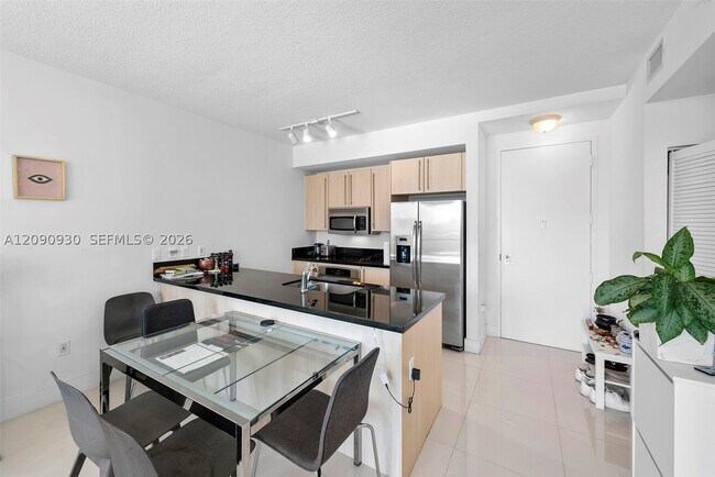 Foto del edificio - 79 SW 12th St