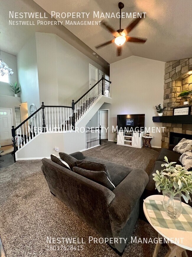 Building Photo - Exquisite 5-bed Home in Roy