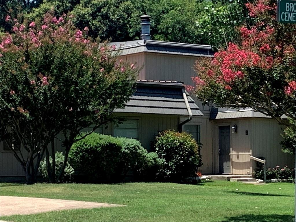 Primary Photo - 710 Castle Ridge Rd