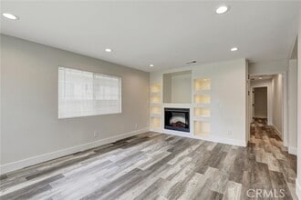 Building Photo - 402 E Glendale Dr