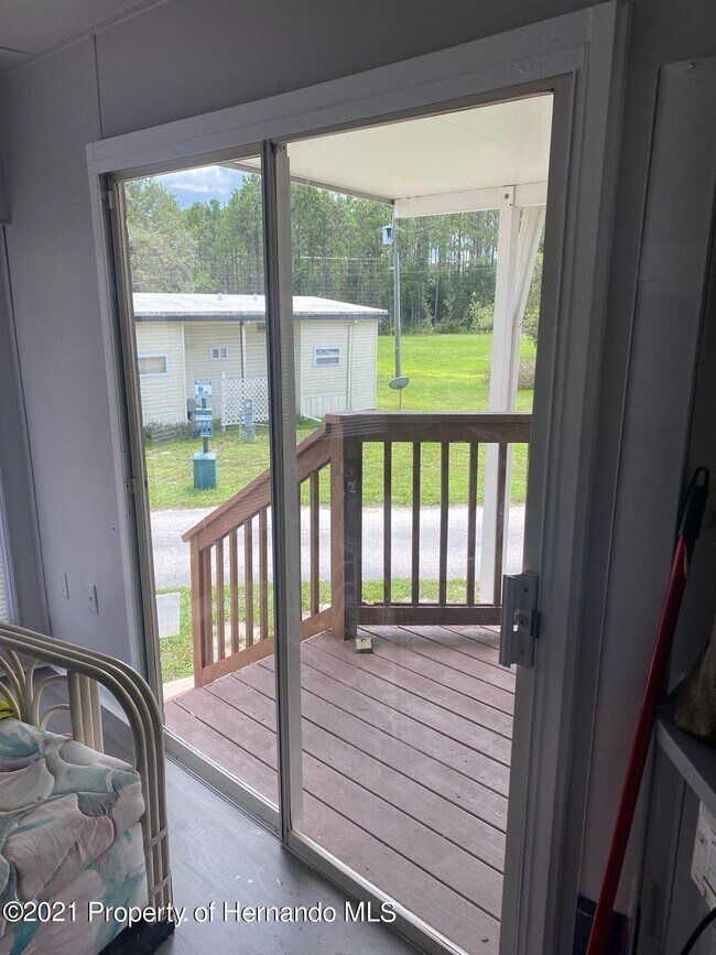 Foto del edificio - 9347 Bob Cat Dr