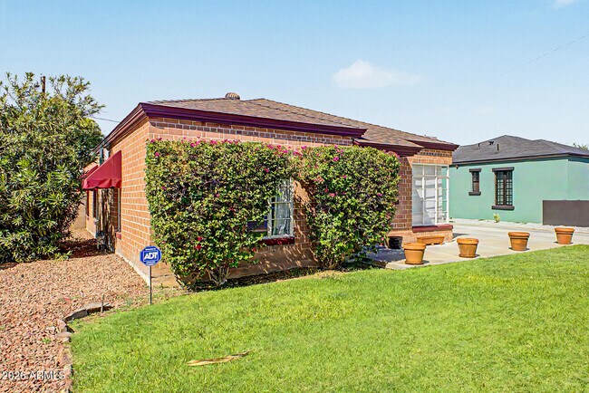 Foto del edificio - 1326 E Palm Ln