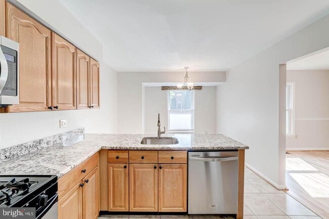 Foto del edificio - 7208 Burton Hill Ct