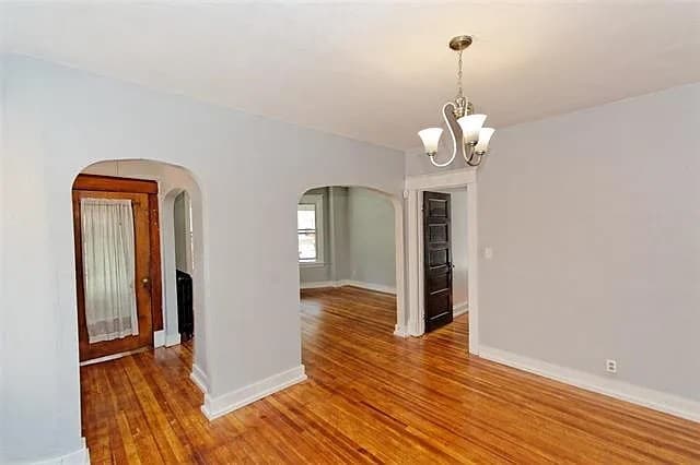 Entry - 3 Parkwood St