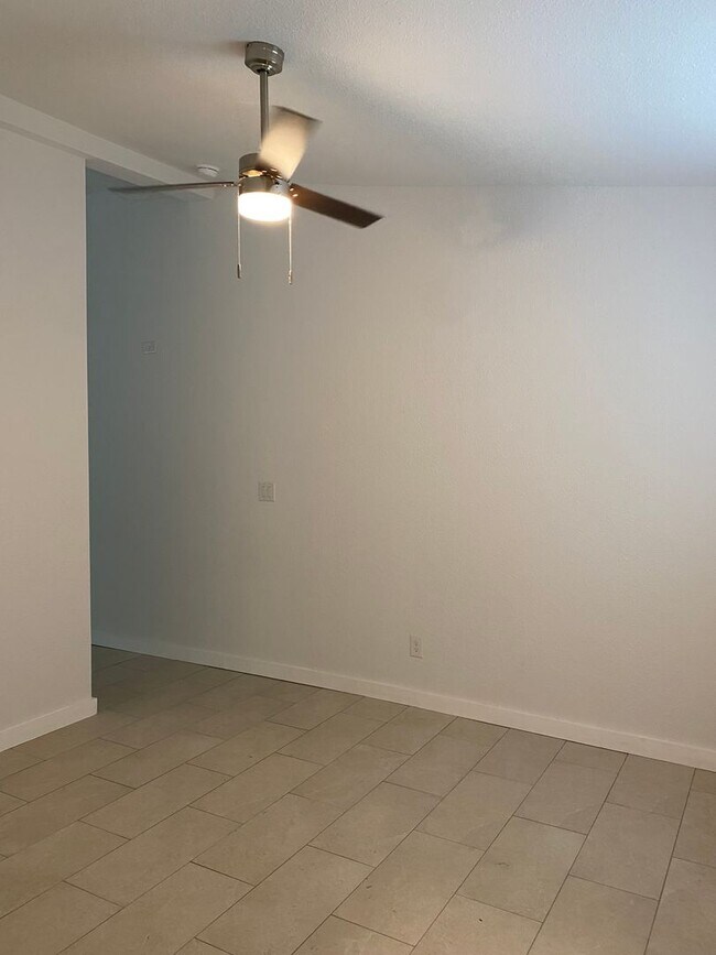 Building Photo - 1119 Guadalupe St