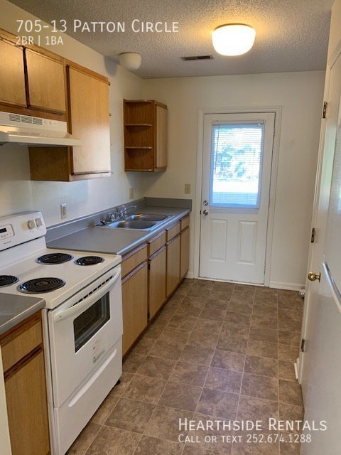 Building Photo - 2 Bed / 1 Bath Ground Apt. in Patton Circle