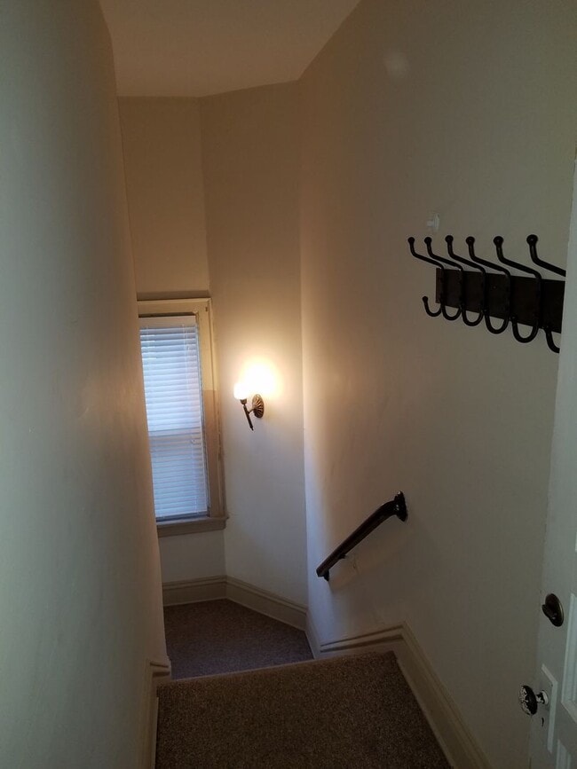 Foto del edificio - 3272 N Hackett Ave