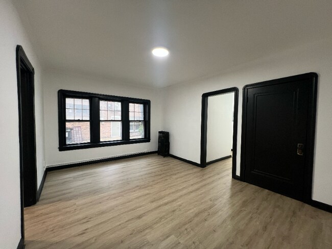 Foto del edificio - 1411 Roycroft Ave