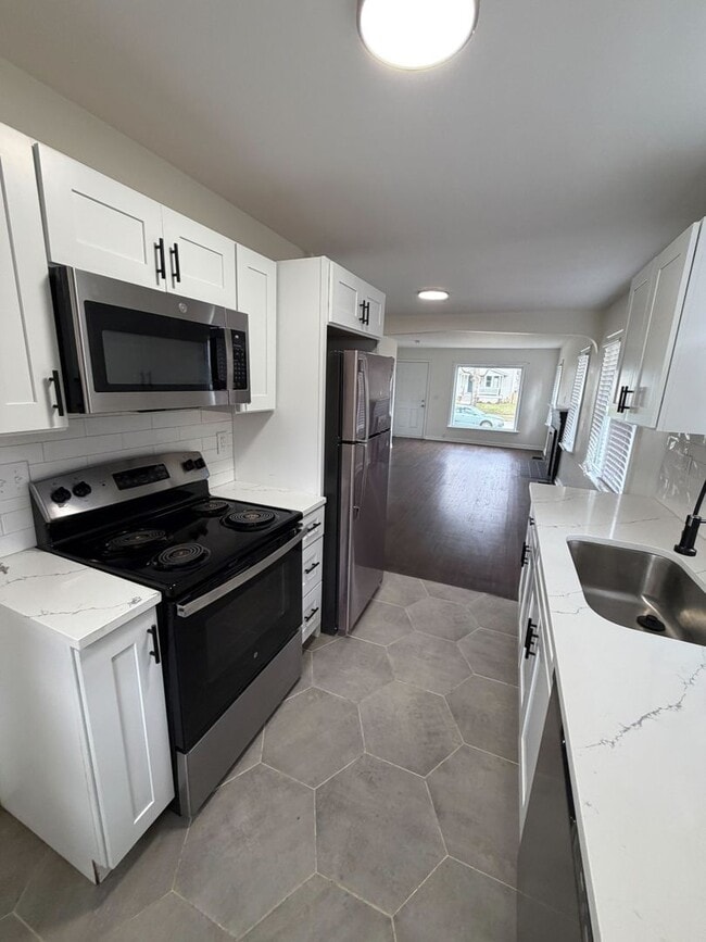 Foto del edificio - Stunningly Updated 2BR Home in Prime Bexley Location