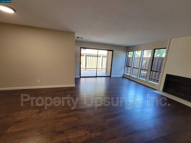 Foto del edificio - 2415 Horizon Ln