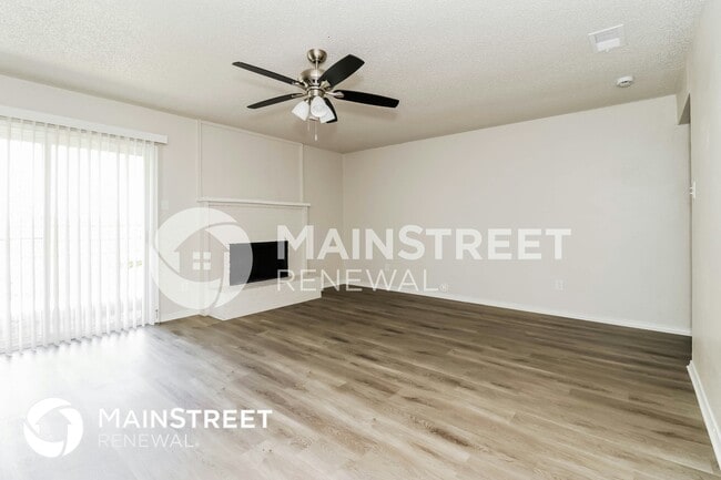 Building Photo - 4710 Green Hollow Dr