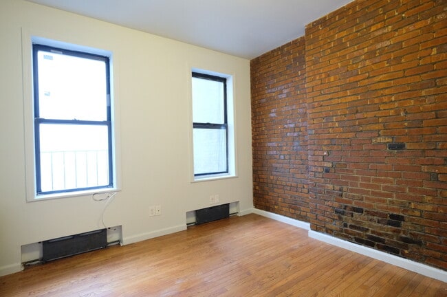 Building Photo - 486 9th Ave