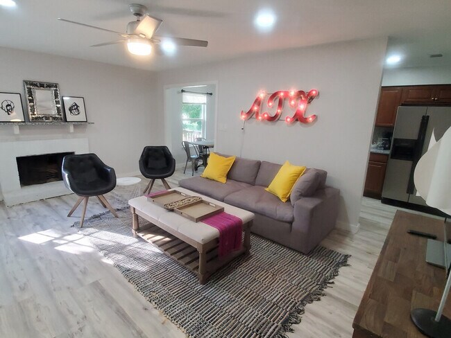 Foto del edificio - 2501 Parker Ln