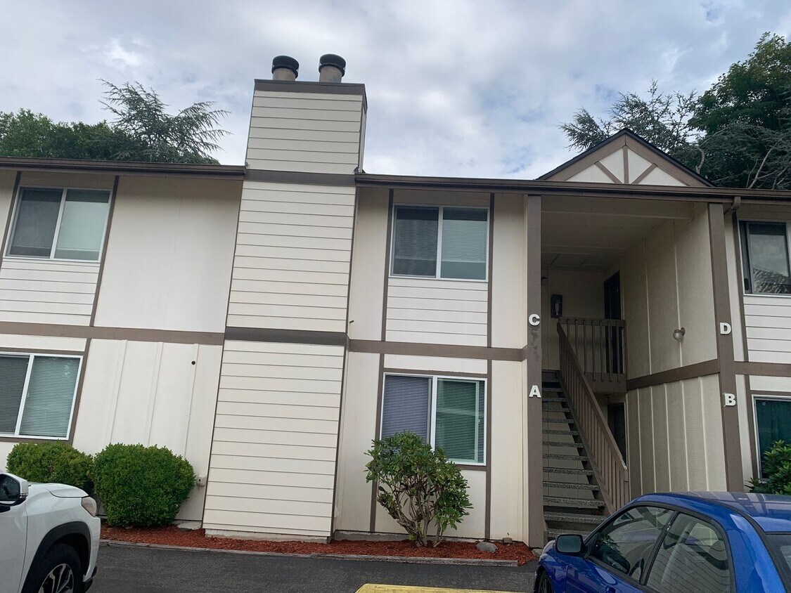 Primary Photo - Victor 15512 Rent up