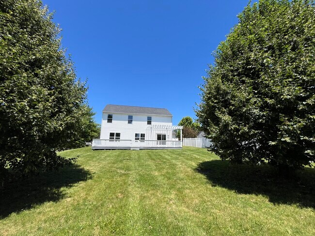 Foto del edificio - 3873 Crest Point Dr