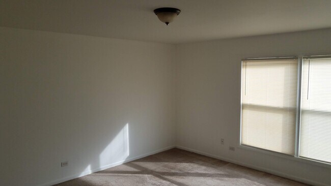 Foto del edificio - 855 Village Quarter Rd