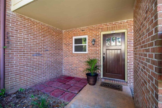 Building Photo - 2731 N Blair Stone Rd