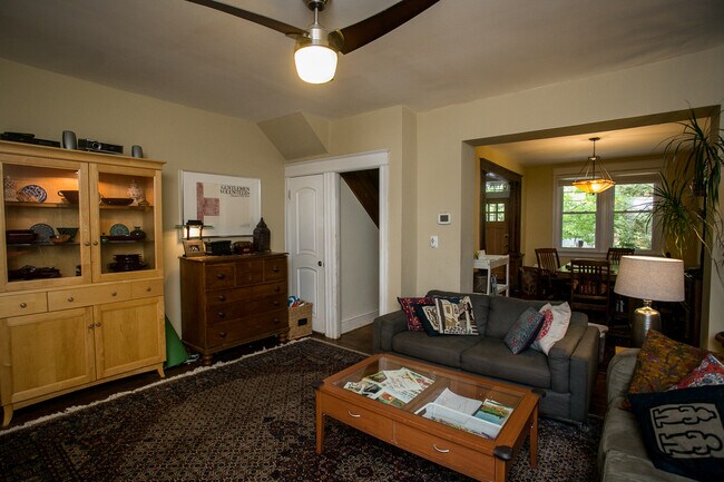 Foto del edificio - 1344 Shepherd St NW