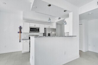 Building Photo - 11032 Legacy Dr
