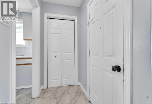 Photo du bâtiment - 747 Little Grey St