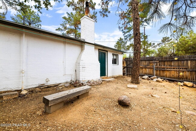 Building Photo - 1623 Idylwild Rd