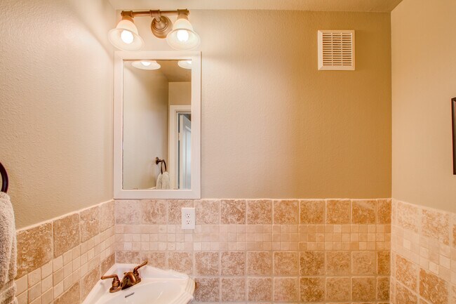 Foto del edificio - 1862 Summit Ave