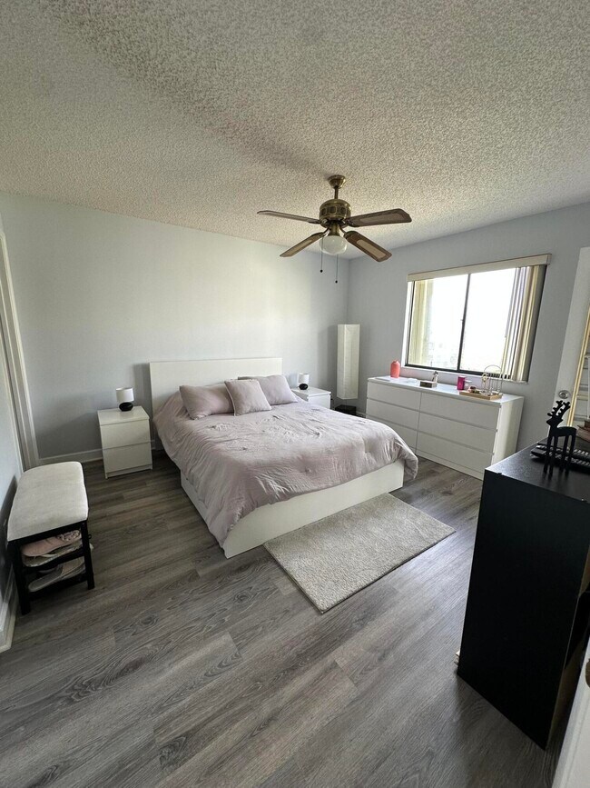 Building Photo - 3138 Via Poinciana