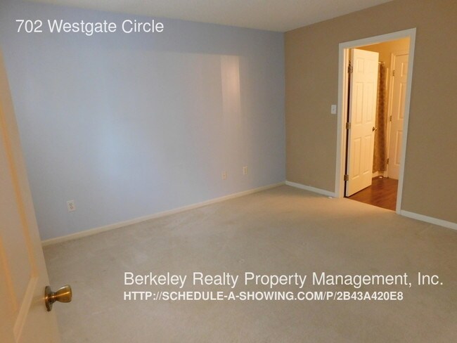 Foto del edificio - 702 Westgate Circle