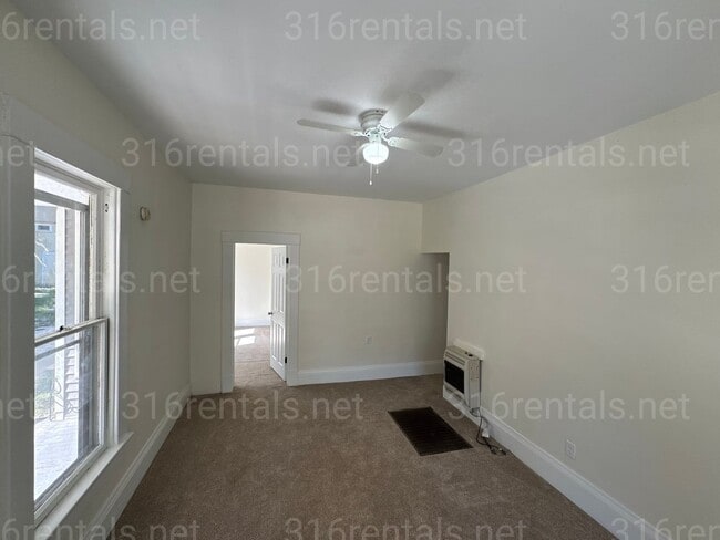 Building Photo - $800 - 2 bedroom/ 1 bathroom - Multi Famil...