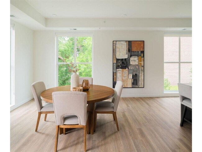 Foto del edificio - 100 West Dr