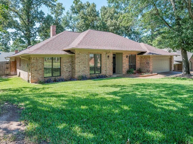 Foto del edificio - 714 Cedar Creek Dr