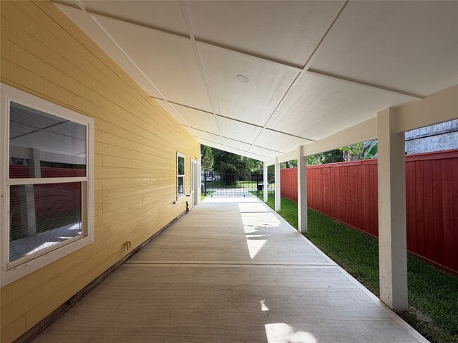 Building Photo - 4843 Culmore Dr