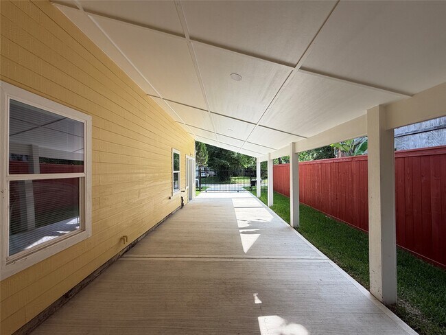 Foto del edificio - 4843 Culmore Dr
