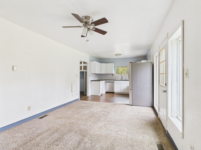 Building Photo - 3205 Repp Rd