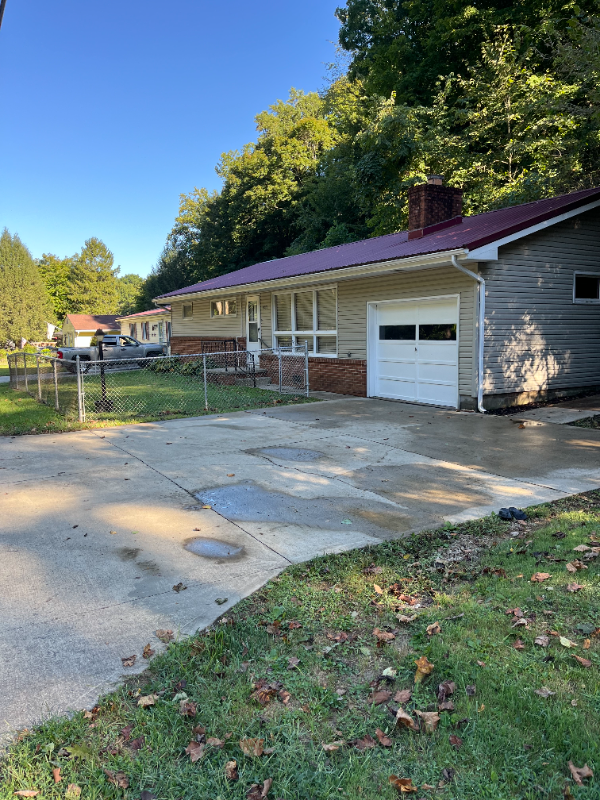 Foto principal - 4078 Rosemount Rd