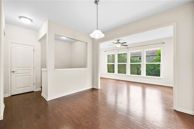 Building Photo - 522 Spring View Dr