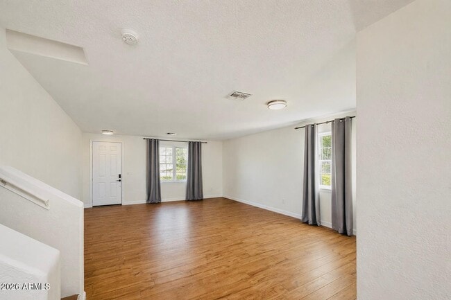 Foto del edificio - 1906 E Patrick Ln