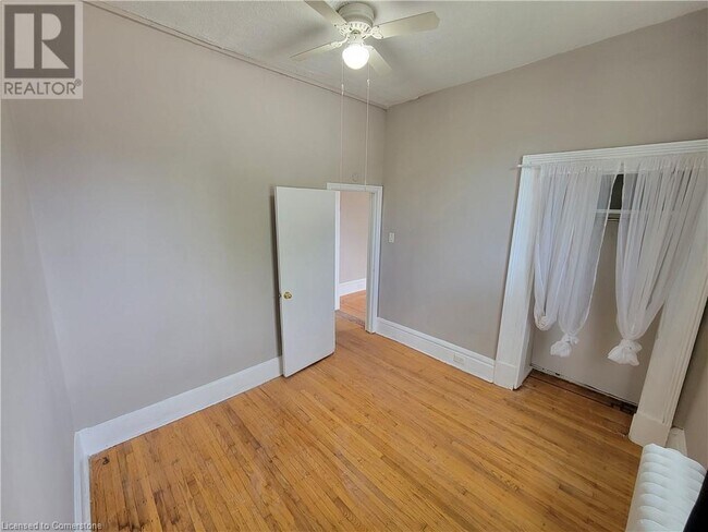 Photo du bâtiment - 303 E 19th St