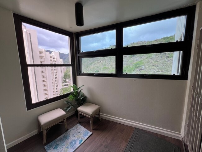 Building Photo - 6710 Hawaii Kai Dr