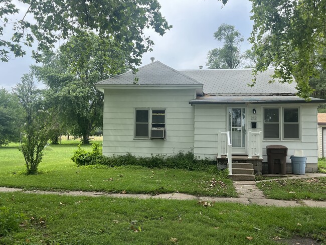 Foto del edificio - 212 W 5th St