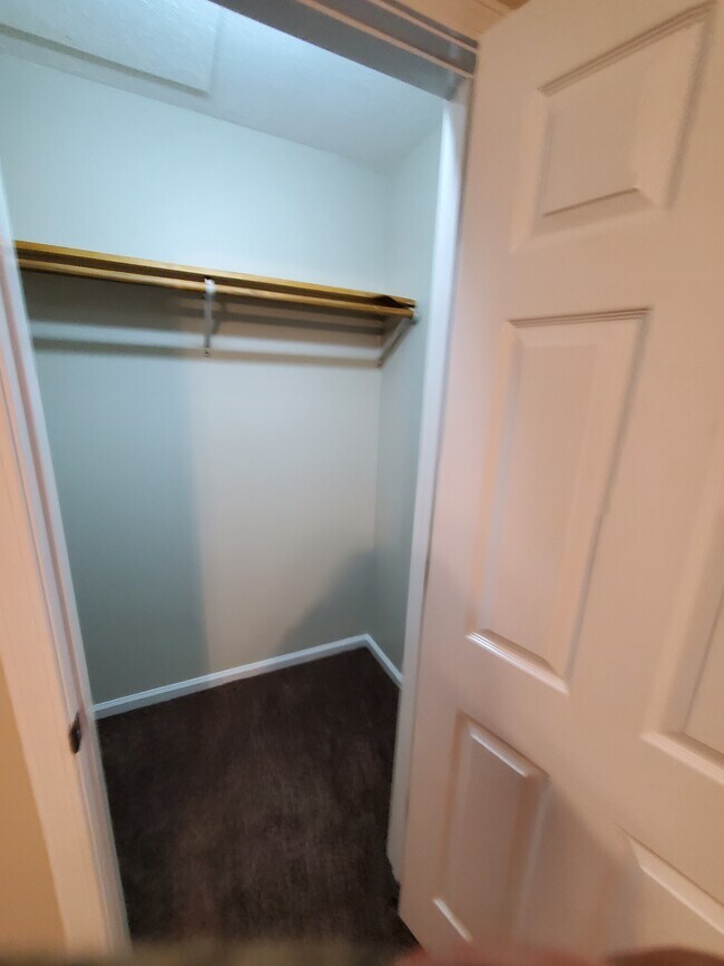 Armario - 405 Church St