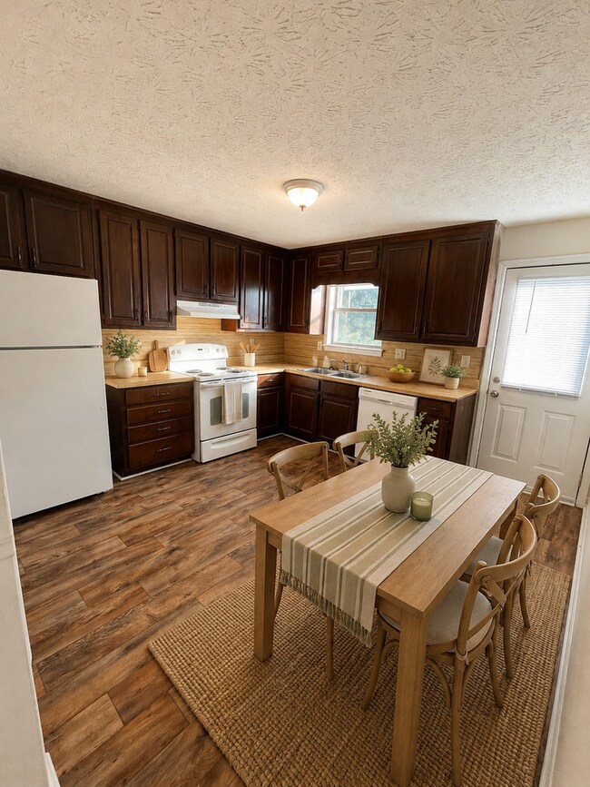 Foto del edificio - 8836-8836 W Hills Ct