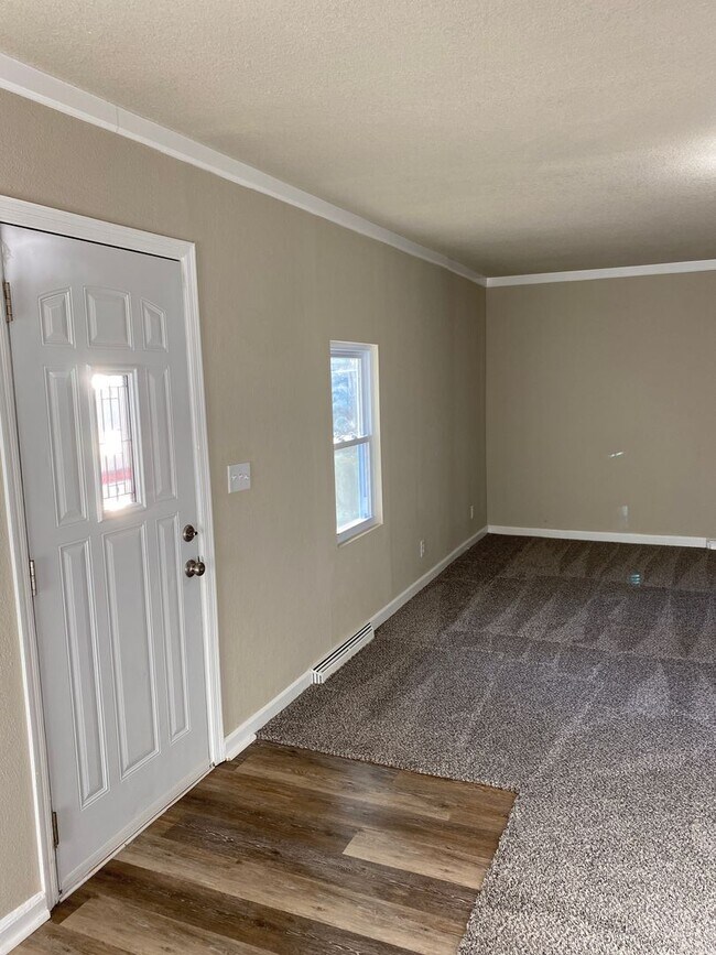 Foto del edificio - Updated 2 Bedroom 1 Bath