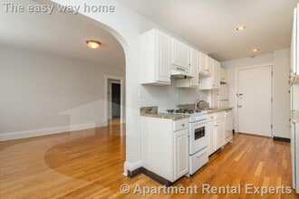 Building Photo - 123 Highland Ave