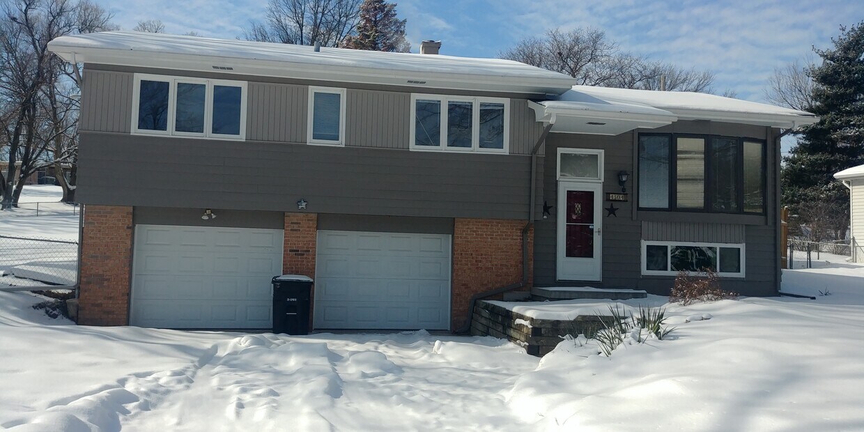 4304 Morningside Dr, Omaha, NE 68134 House Rental in Omaha, NE