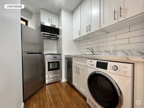 Building Photo - 536 E 82nd St