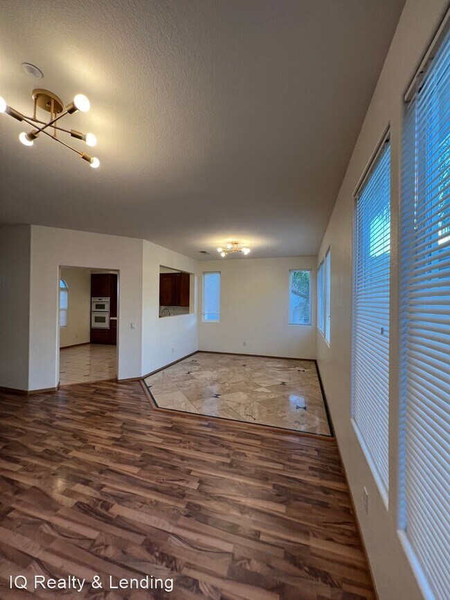 Building Photo - 4 br, 3.5 bath House - 10452 Artesian Spri...