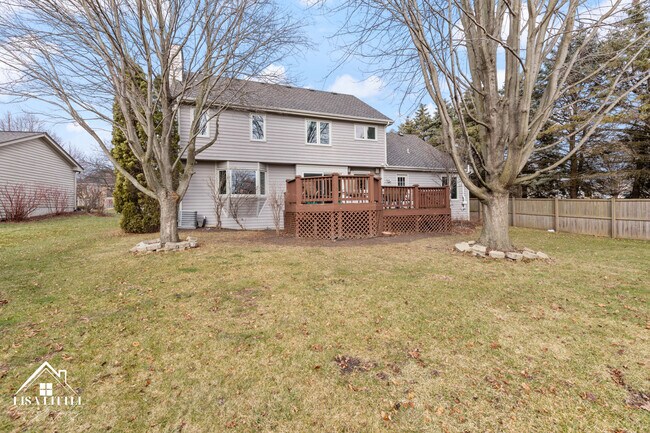 Building Photo - 1523 Greenlake Dr