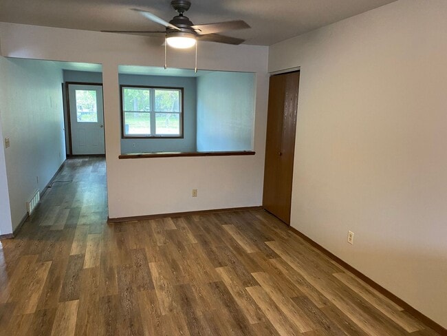 Building Photo - 608 N Walnut Ave