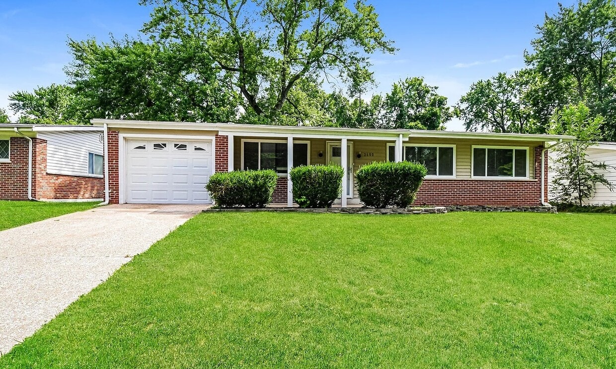 Primary Photo - 2680 N Waterford Dr